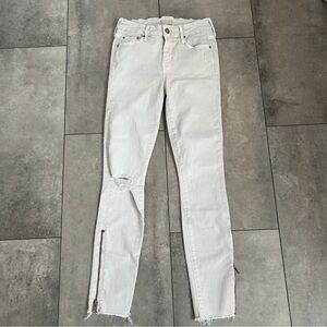 MOTHER looker ankle zip fray sexy just walked into town off-white skinny jean 24